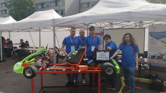 Koło Naukowe "METALIKA" osiąga sukces na konkursie i przygotowuje się do Pikniku Naukowego!