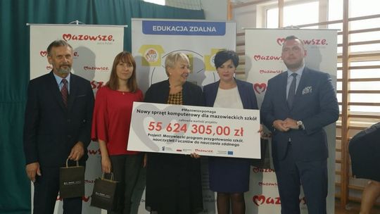 Komputery i internet dla 18 szkół z ciechanowskiego