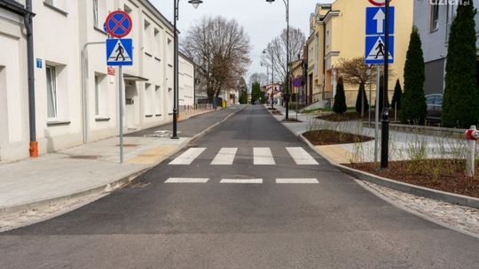 Koniec przebudowy ulic Nadrzecznej i Dolnej - centrum Ciechanowa pięknieje