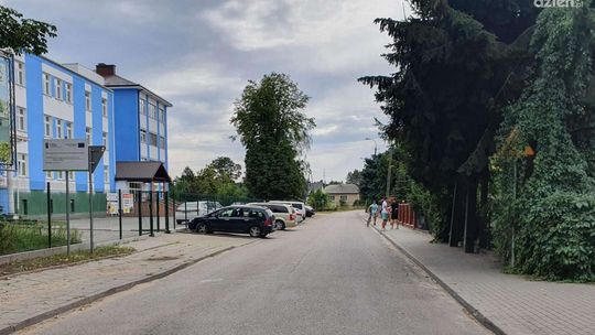 Kontrole dróg przy placówkach oświatowych w Mławie i powiecie mławskim