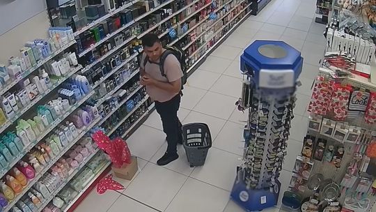 Kradli w drogeriach. Policja na tropie złodziei