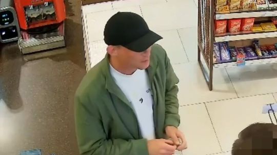 Kradzione tablice i kradzież paliwa. Czy rozpoznajesz sprawcę z nagrania?