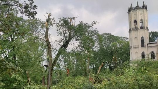 Krajobraz po nawałnicy. Ponad 180 interwencji i ogromne straty w powiecie ciechanowskim
