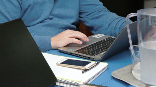 Pracownik podczas szkolenia