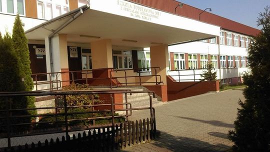 Ksiądz z koronawirusem w SP 7. Na kwarantannę może trafić nawet 700 osób