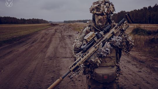 Ląd łączy siły z morzem: Snajperzy WOT i Marynarki Wojennej szlifowali precyzję w Zielonce