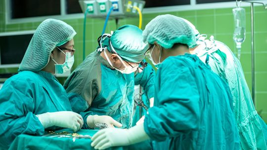 Specjalistyczny Szpital Wojewódzki w Ciechanowie – tam pracował lekarz, który wystawił fakturę na 316 tys. zł