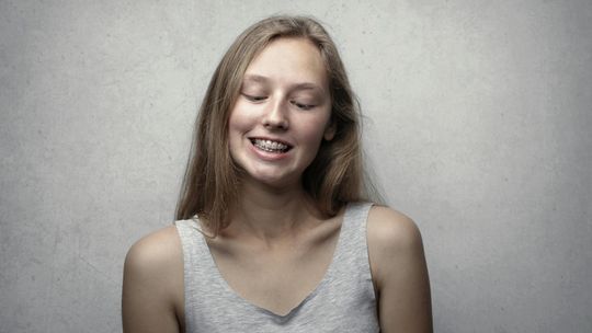 Licówki kompozytowe w Warszawie — wskazania, przebieg zabiegu i pielęgnacja