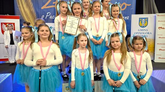 Mażoretki z całej Polski zjechały do Opinogóry Górnej. Za nami rekordowa edycja turnieju „Złote Pióro”