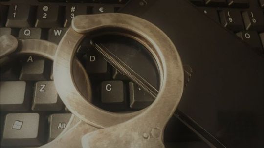 Mieszkanka powiatu mławskiego ofiarą oszustów na rynku kryptowalut