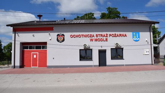 Milionowe inwestycje na stulecie OSP Modła. Nowe garaże i odnowiona remiza już służą mieszkańcom