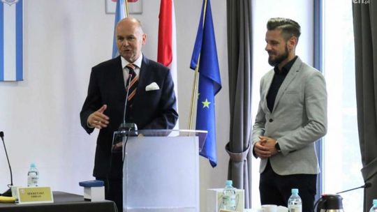 Mława. Maciej Rogalski uhonorowany podczas sesji rady miasta
