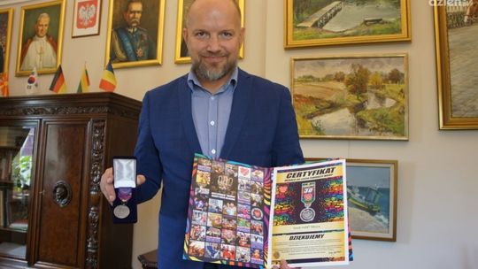 Mławski Sztab WOSP otrzymał medal 30-lecia Fundacja Wielkiej Orkiestry Świątecznej Pomocy