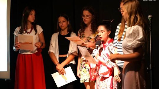 Młodzi przedsiębiorcy i obywatele w akcji! Fundacja reGeneracja z projektami dla ciechanowskich uczniów