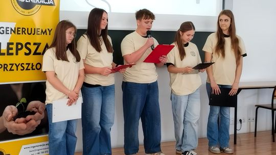 Reprezentacja szkoły w Humięcinie podczas finału Dragons Den