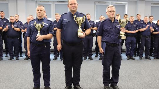 Nasz człowiek na szczycie! Asp. szt. Zbigniew Kruszewski z Ciechanowa najlepszym kierownikiem dzielnicowych na Mazowszu