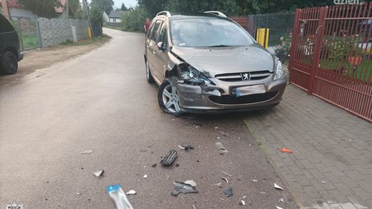 Nietrzeźwy kierowca uszkodził dwa auta