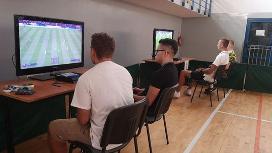 Nocne granie w Ciechanowie. 128 gamerów powalczy o puchar prezydenta