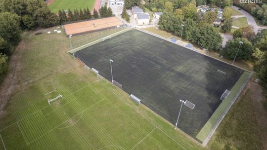 Nowa nawierzchnia na ciechanowskim stadionie