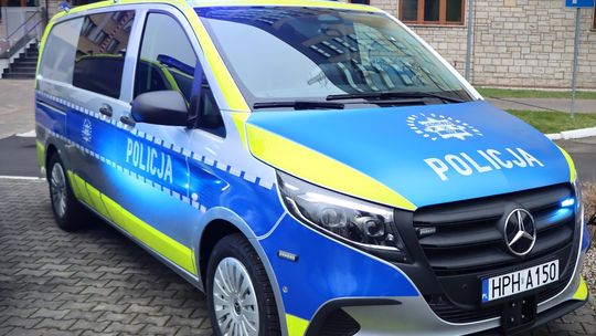 Nowoczesne mobilne laboratorium dla policji w Ciechanowie. Mercedes Vito wesprze techników Mercedes - laboratorium kryminalistyczne