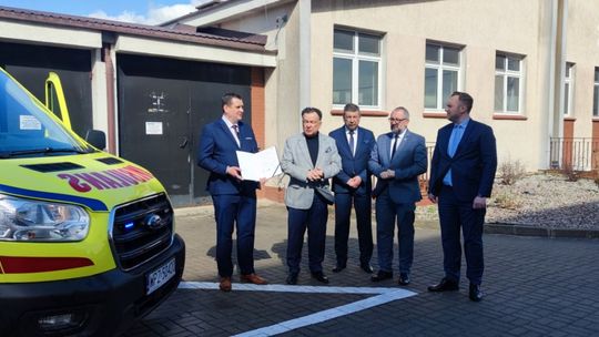 Nowy ambulans, sprzęt i pracownia w przasnyskim szpitalu