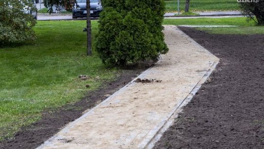 Nowy chodnik na Powstańców Wielkopolskich. Na prośbę mieszkańców