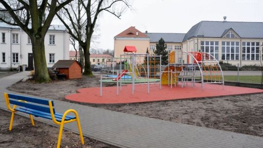 Nowy plac zabaw przy pułtuskim przedszkolu