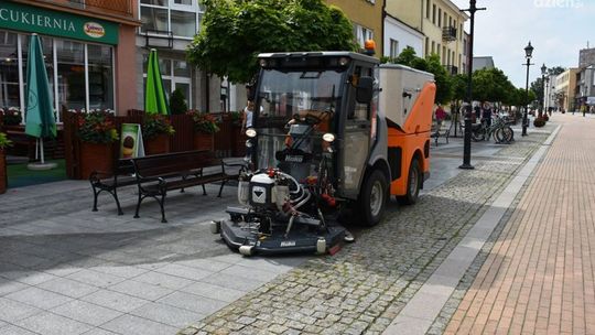 Nowy pojazd czyszczący na ulicach Ciechanowa (zdjęcia)