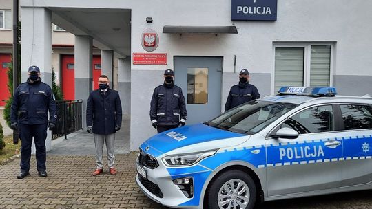Nowy radiowóz dla policjantów z Sońska. Policja i gmina złożyły się po 50%