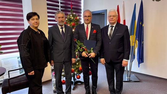 Nowy zarząd powiatu ciechanowskiego już działa, przyznał pierwszą nagrodę