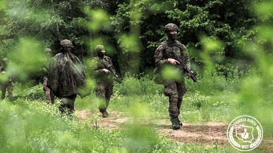 Ognista Burza-26 na Mazowszu. Wojsko wyszło z koszar, aby chronić kluczową infrastrukturę