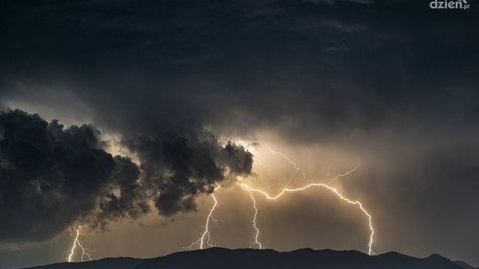 Ostrzeżenie IMGW dla naszego regionu. Możliwe burze z gradem!
