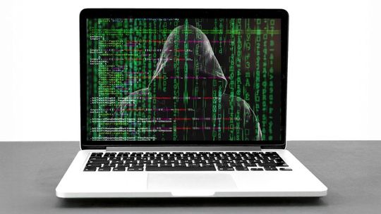 Oszuści podszywają się pod KAS i żądają wpłat w obcej walucie