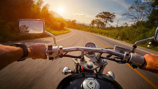 Otwarcie Sezonu Motocyklowego 2024 w Przasnyszu: Dzika Przygoda na Dwóch Kółkach!