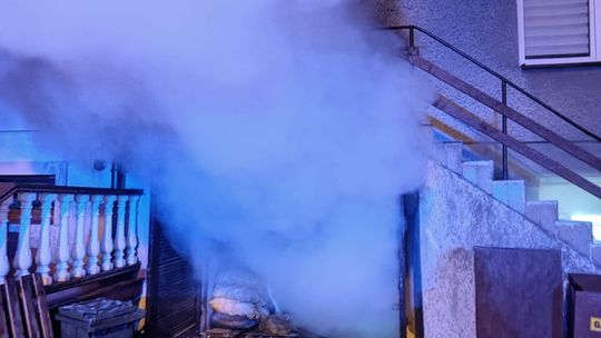 Paliła się piwnica na Czarnieckiego, znamy szczegóły akcji strażaków