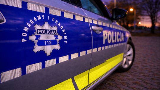 Pędził przez Wolę ponad setką. Stracił prawo jazdy i zapłaci wysoki mandat Radiowóz