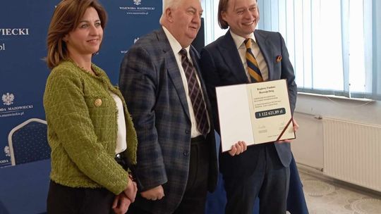 Pierwsze umowy podpisane. Rządowy Fundusz Rozwoju Dróg pomoże samorządom je wyremontować