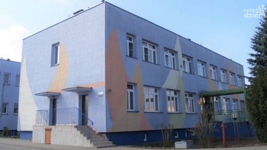 Pierwsze w Ciechanowie przedszkole z koronawirusem. "Dziesiątka" przeszła na zdalne