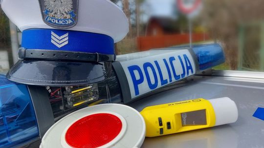 Pijany 39-latek bez uprawnień za kierownicą niesprawnego auta