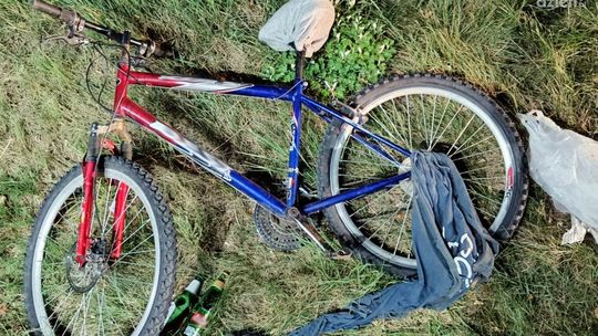 Pijany rowerzysta wjechał prosto pod samochód