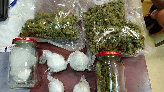 Zabezpieczone narkotyki trafiły do policyjnego depozytu. Waga: ponad 670 gramów.