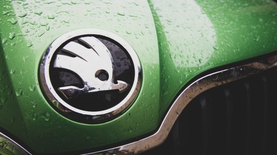 Płońsk. Driftował na parkingu. Zatrzymał się maska w maskę z radiowozem