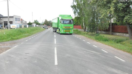 Pod Ciechanowem ciężarówka potrąciła jedenastolatka