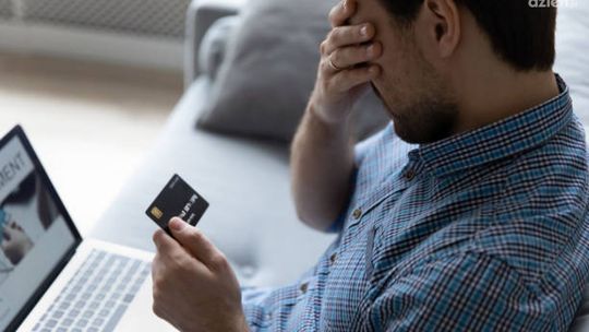 Podczas internetowych zakupów stracił 1700 złotych 
