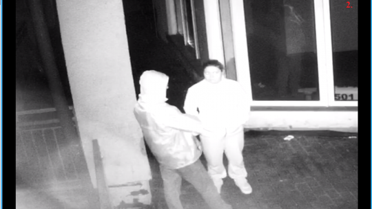 Policja prosi społeczeństwo o pomoc w rozpoznaniu włamywacza