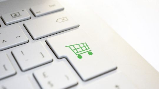 Policja radzi jak bezpiecznie kupować przez Internet