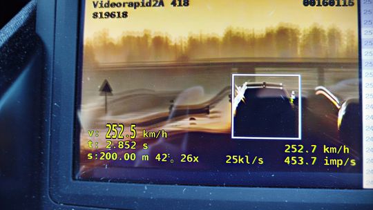 Zdjęcie vidoradaru z przekroczoną prędkością