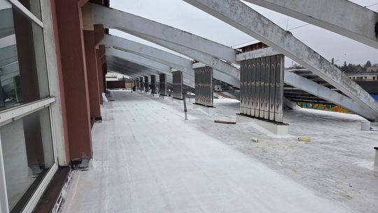 Poddasze hali sportowej w Mławie