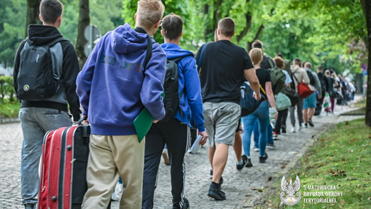 Ponad 100 ochotników rozpoczęło służbę w 5 Mazowieckiej Brygadzie WOT. Trwa szkolenie „Wakacje z WOT”