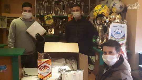 Postanowili wygrać z koronawirusem poza boiskiem